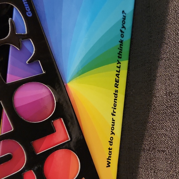 PRE-OWNED TRUE COLORS CARD PARTY GAME. AGES 17+ - Picture 6 of 6